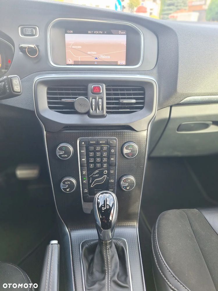 Volvo V40 - 23