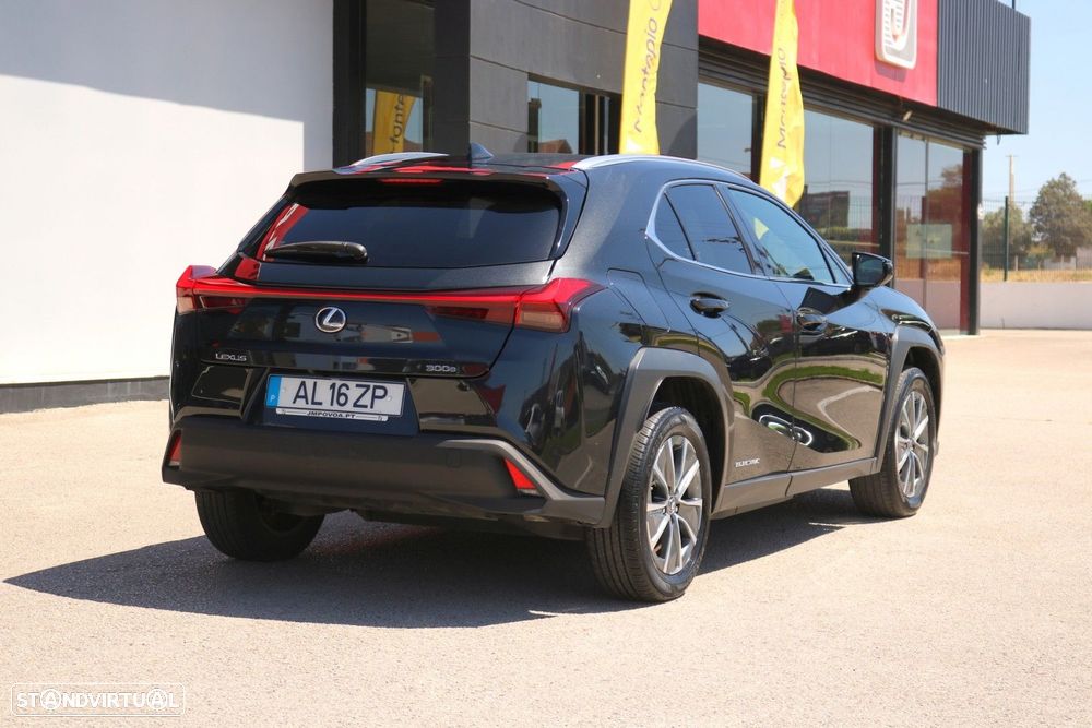 Lexus UX 300e Premium - 10