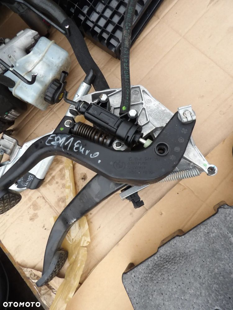 BMW - E81 - PEDAŁ SPRZĘGŁA , HAMULCA - EUROPA - 2283725 - 1