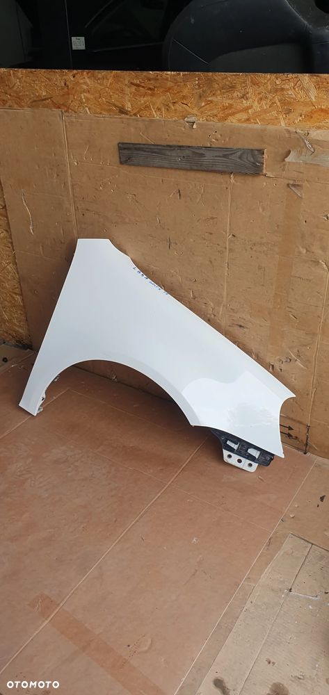 Błotnik prawy przód przedni prawy VW Golf V LB9A - 3