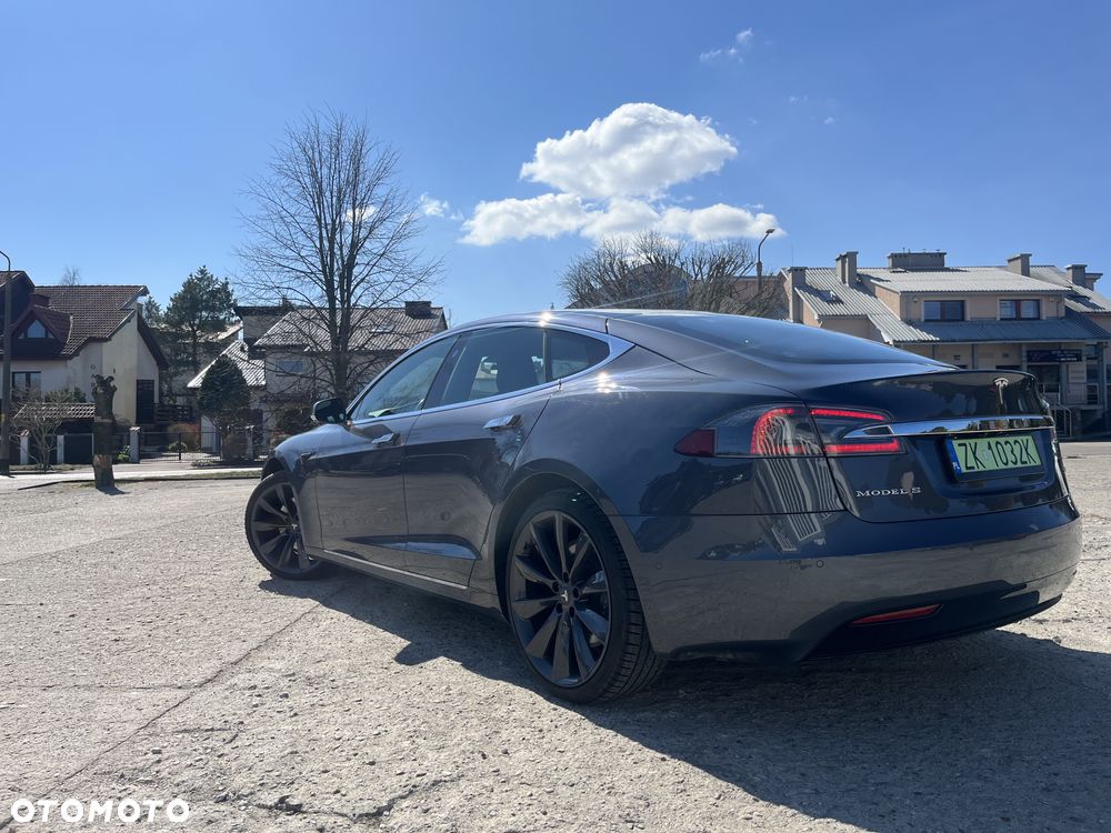 Tesla Model S Long Range Plus - 5