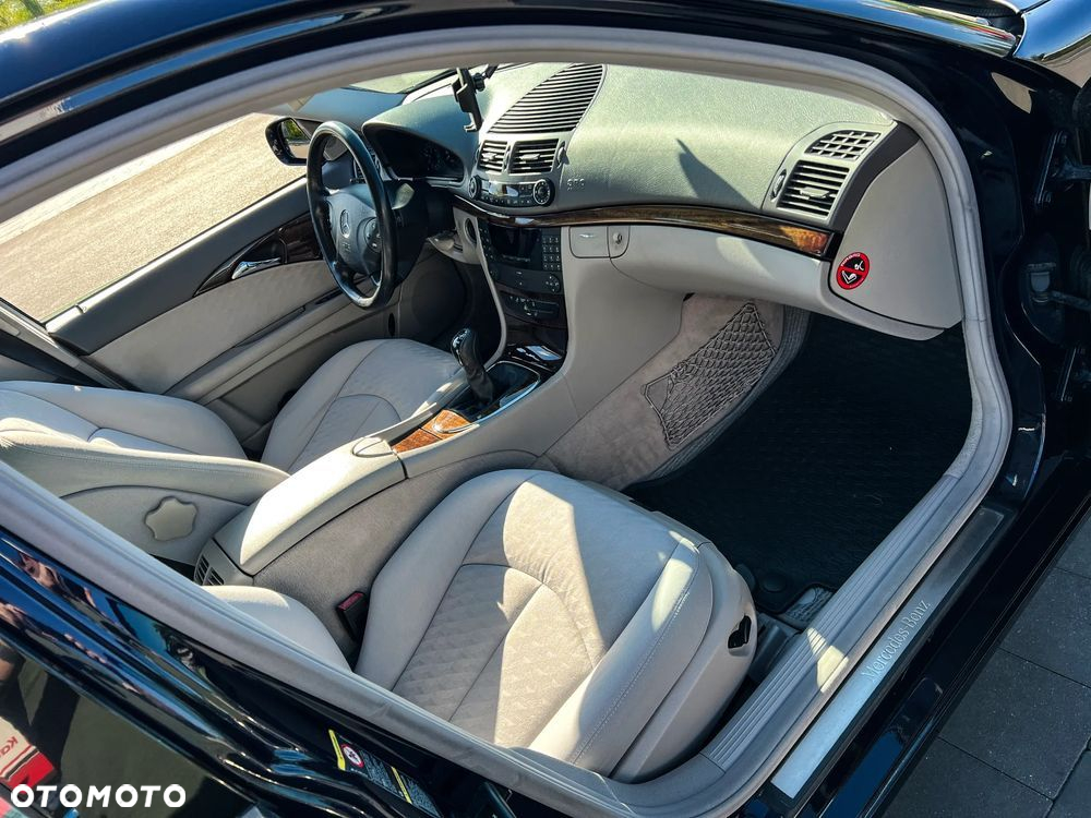 Mercedes-Benz Klasa E 200 Kompressor T Classic - 19