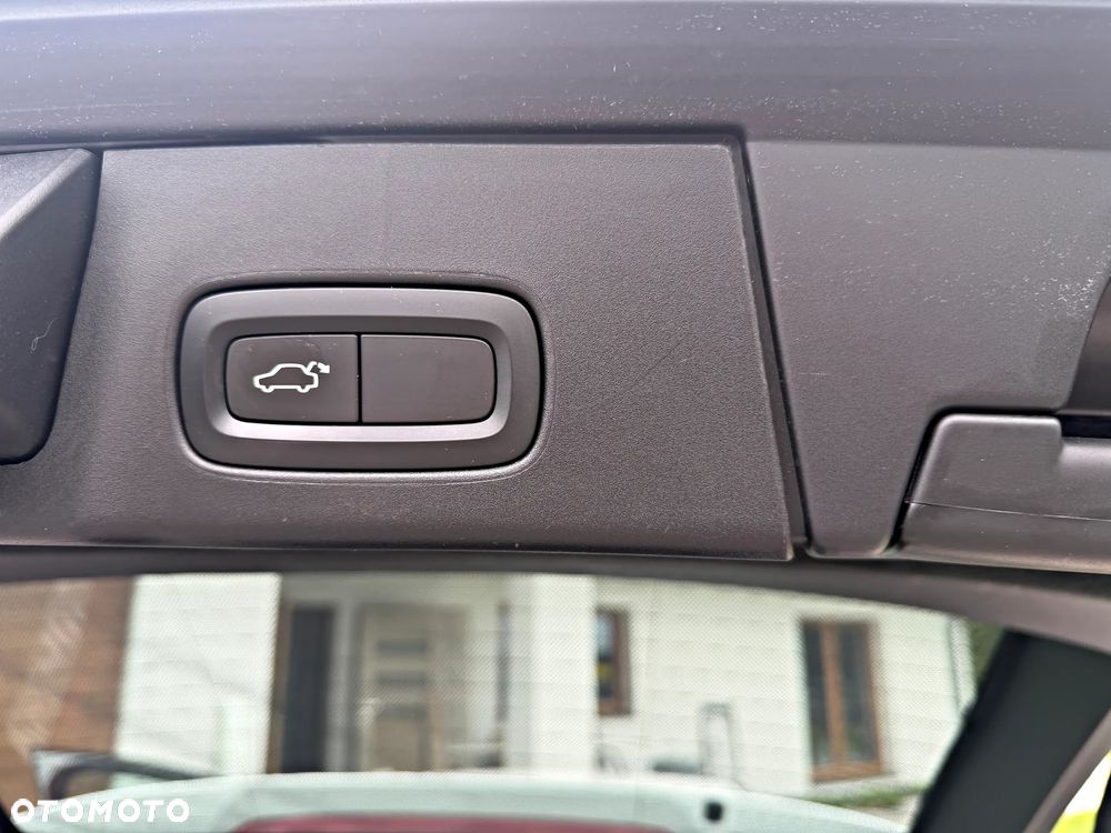 Volvo V90 D4 Geartronic Momentum - 31