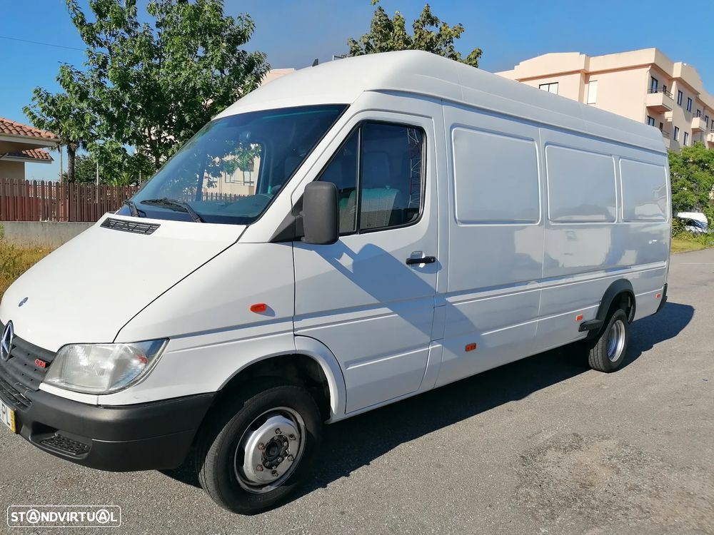 Mercedes-Benz Sprinter - 1