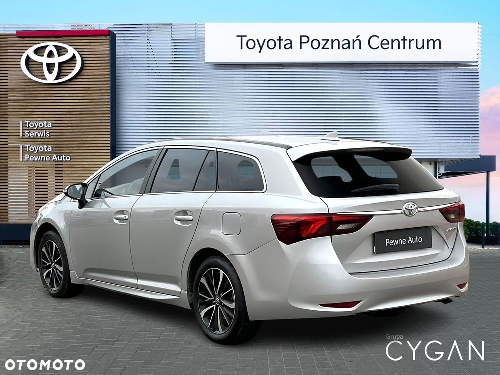 Toyota Avensis 2.0 D-4D Premium - 3