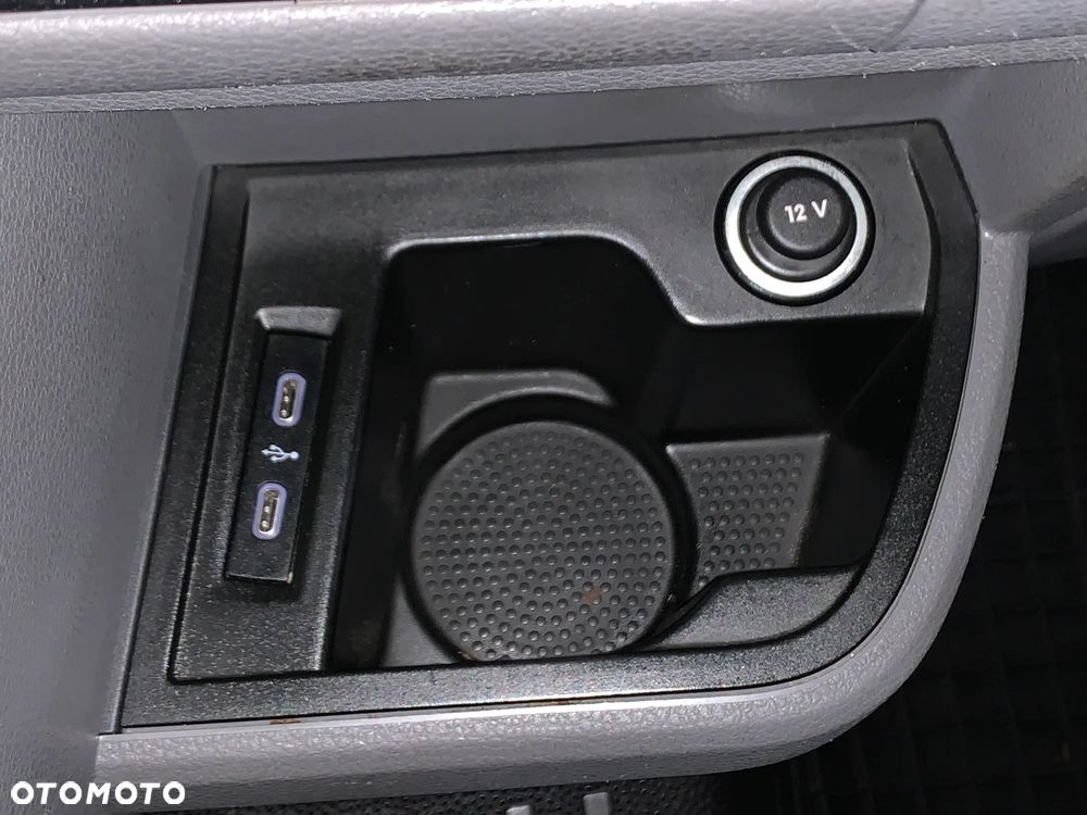 Volkswagen TRANSPORTER T6 VAN 3os. L2H1 Long MAXI WZMOCNIONY DMC3.2t. Ładowność 1242kg, Paka 3m, Homologacja VAT-1, Reflektory LED DIODOWE, Lampy tył LED, Kamera, Czujniki, Dogrzewanie Webasto 5kW, Automatyczne światła, Mocny silnik 2.0TDI DNA 150KM 6cio biegowa skrzynia biegów! Kolor srebrny Reflex Metalik, ZABUDOWA ładowni wraz z podsufitką i oś. LED! Fabryczny alarm, Przebieg tylko 53tys.km! - 25