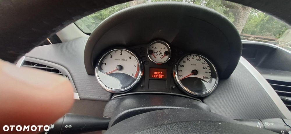 Peugeot 207 - 6