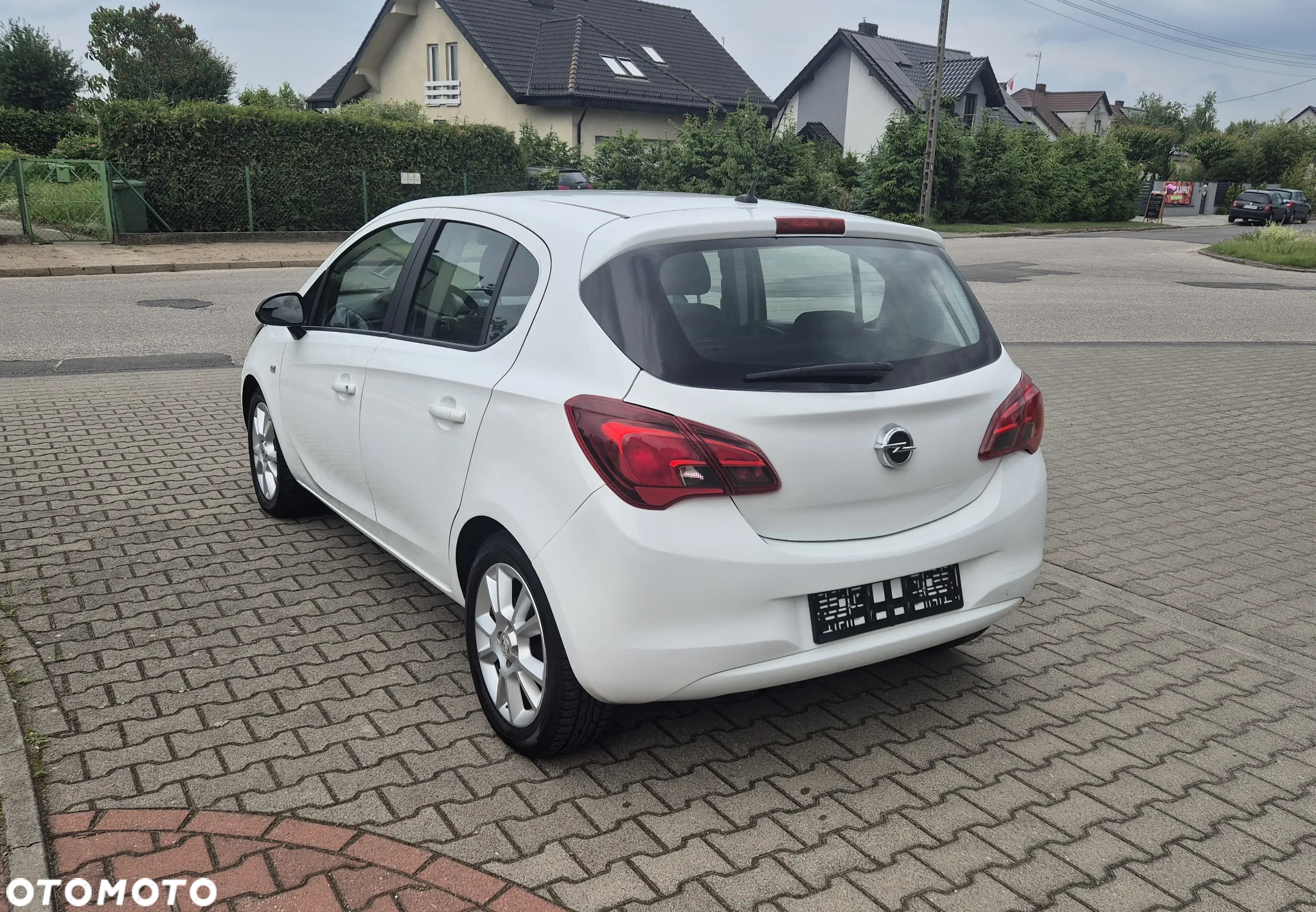 Opel Corsa 1.2 16V Essentia - 4
