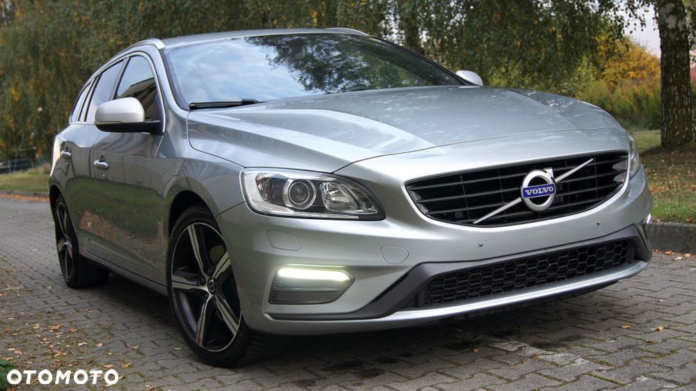 Volvo V60 D3 R-Design - 13