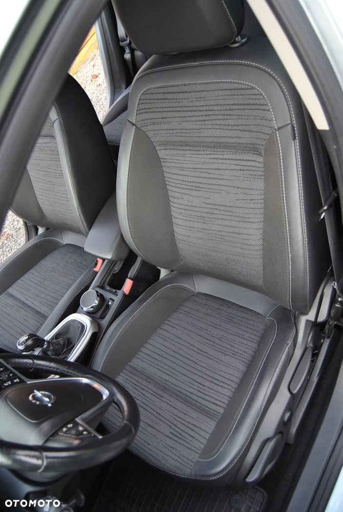 Opel Astra IV 1.4 T Cosmo S&S EU6 - 18