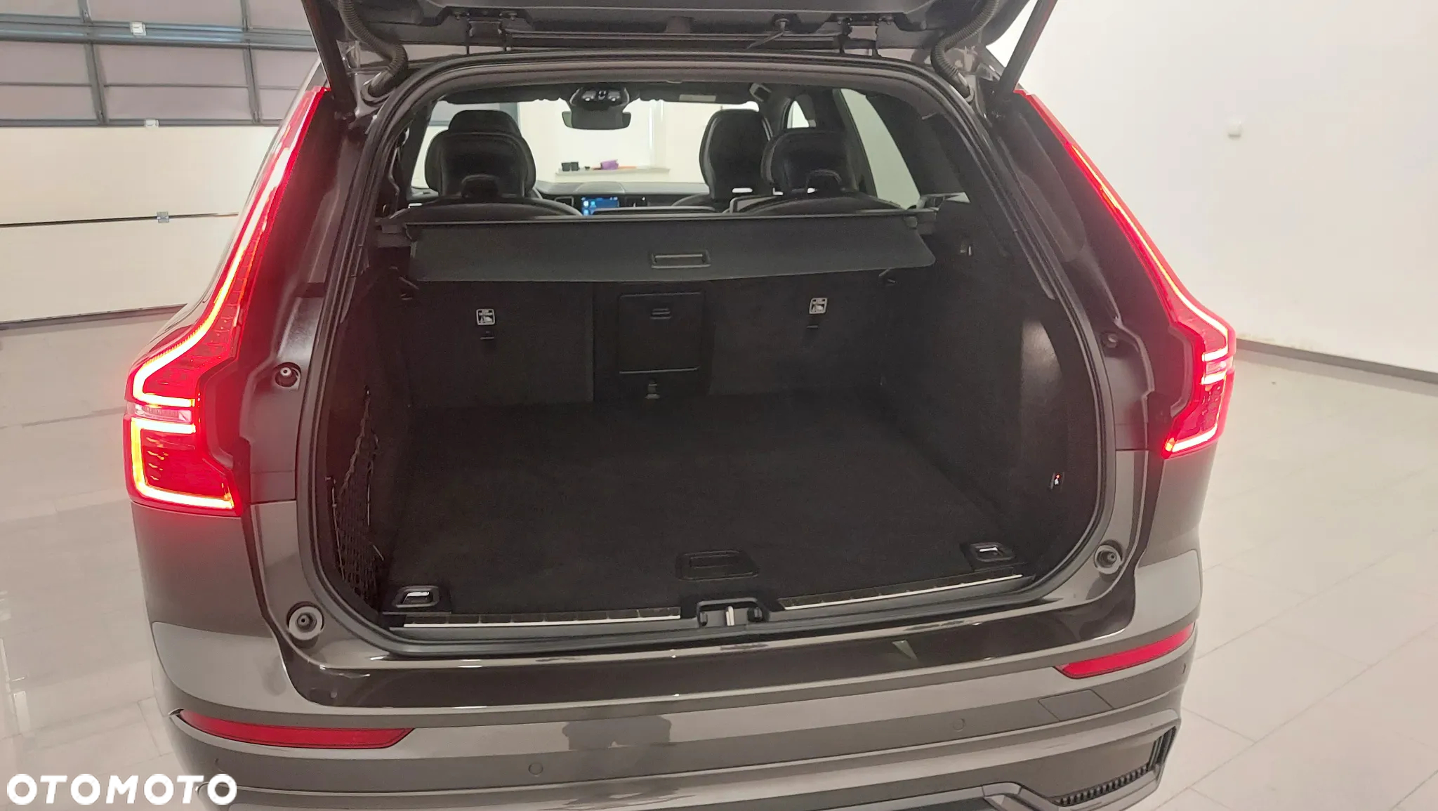 Volvo XC 60 B4 D Plus Dark - 6