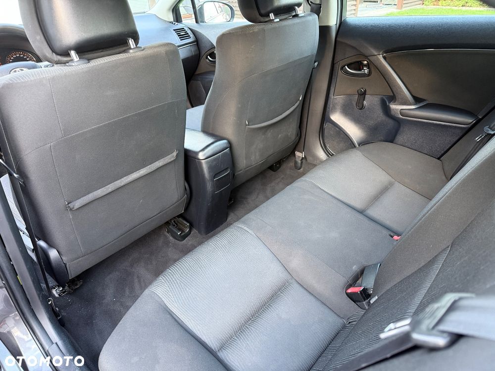 Toyota Avensis 1.8 Comfort - 17