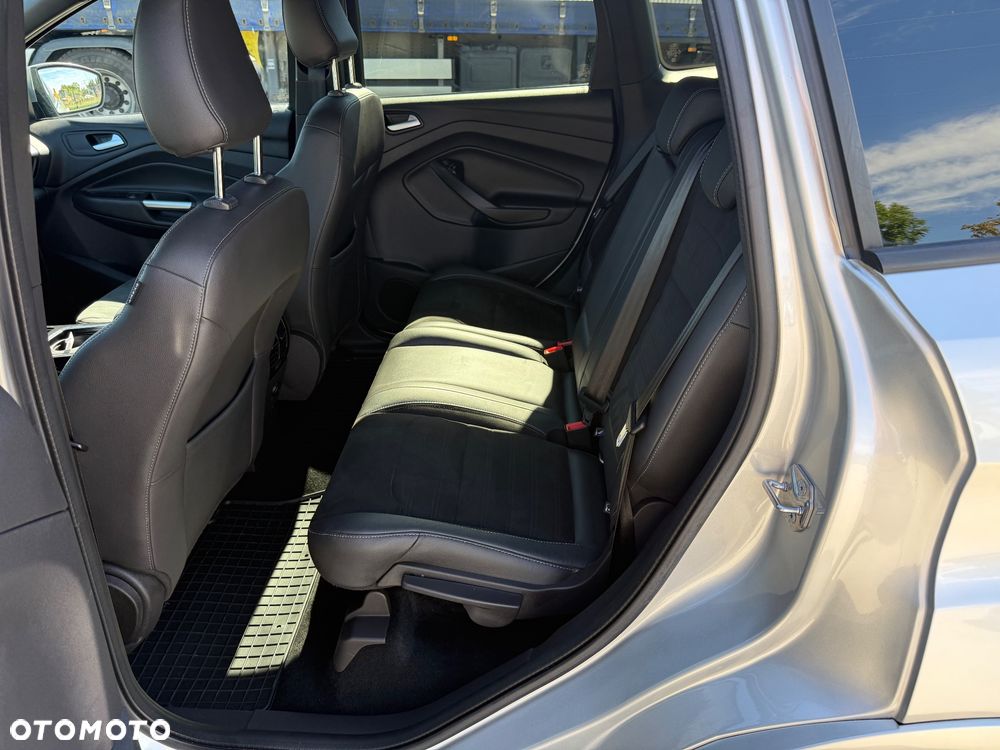 Ford Kuga 1.5 EcoBoost 2x4 ST-Line - 21