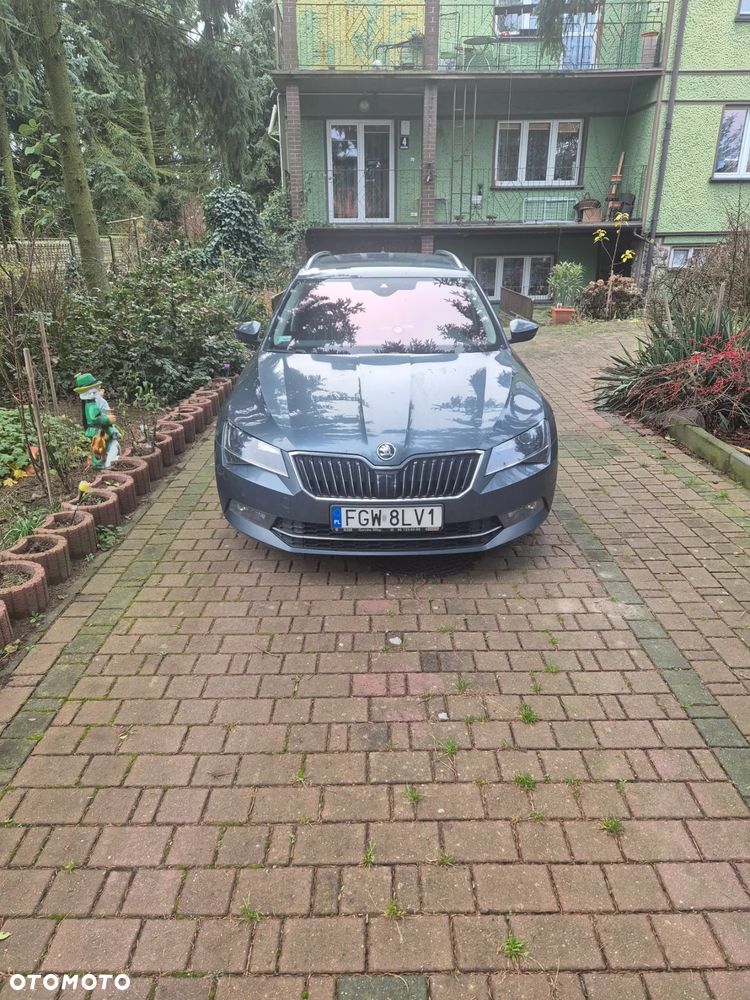 Skoda Superb 2.0 TDI L&K DSG - 3