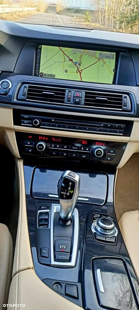 BMW Seria 5 520i Sport-Aut - 12