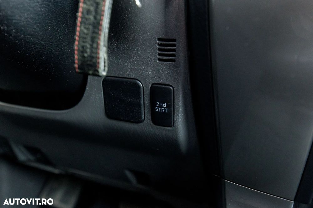 Toyota Land Cruiser - 25