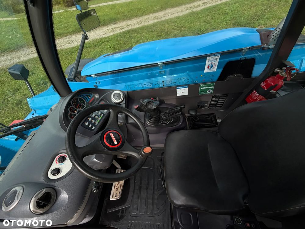 Manitou MT1440. Ładowarka Teleskopowa 14 metrów wysuw! UDŹWIG 4 TONY! Przebieg 2500 mtg. Maszyna jak Nowa z SALONU. 2017 rok. z Norwegii z Gospodarstwa rolnego! Silnik PERKINS Turbo 110 km. Aktualne Serwisy w Dekra. Nowy Model sterowane wszystko z 1 dżojstika. Ani deka luzów czy wycieku. OKAZJA! Jazda REWERS + 4 biegi. Skręt 3 tryby. Wyjście Hydrauliczne na maszcie, Poziomowanie ośi stabilizatory! Wyjścia Hydrauliczne na maszt! Okazja Ani deka luzów i wycieków. Wersja Norweska. Wielka Okazja  Opony jak Nowe! - 15