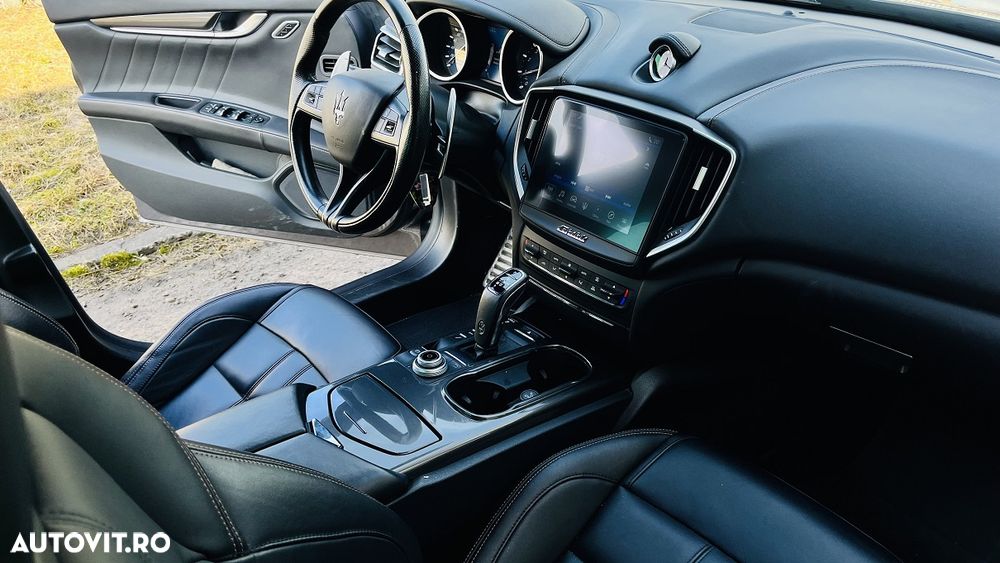 Maserati Ghibli GranSport - 19