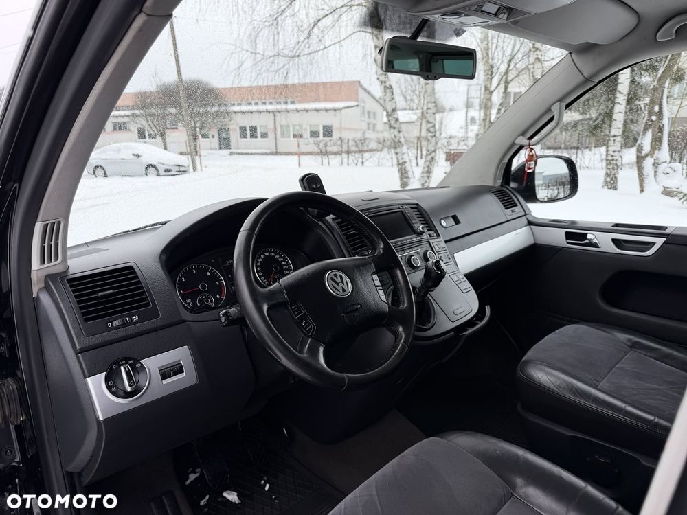 Volkswagen Multivan - 24