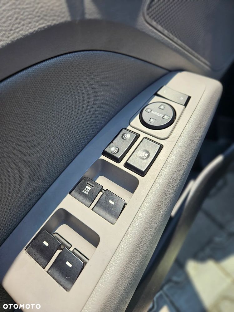 Hyundai Elantra - 23