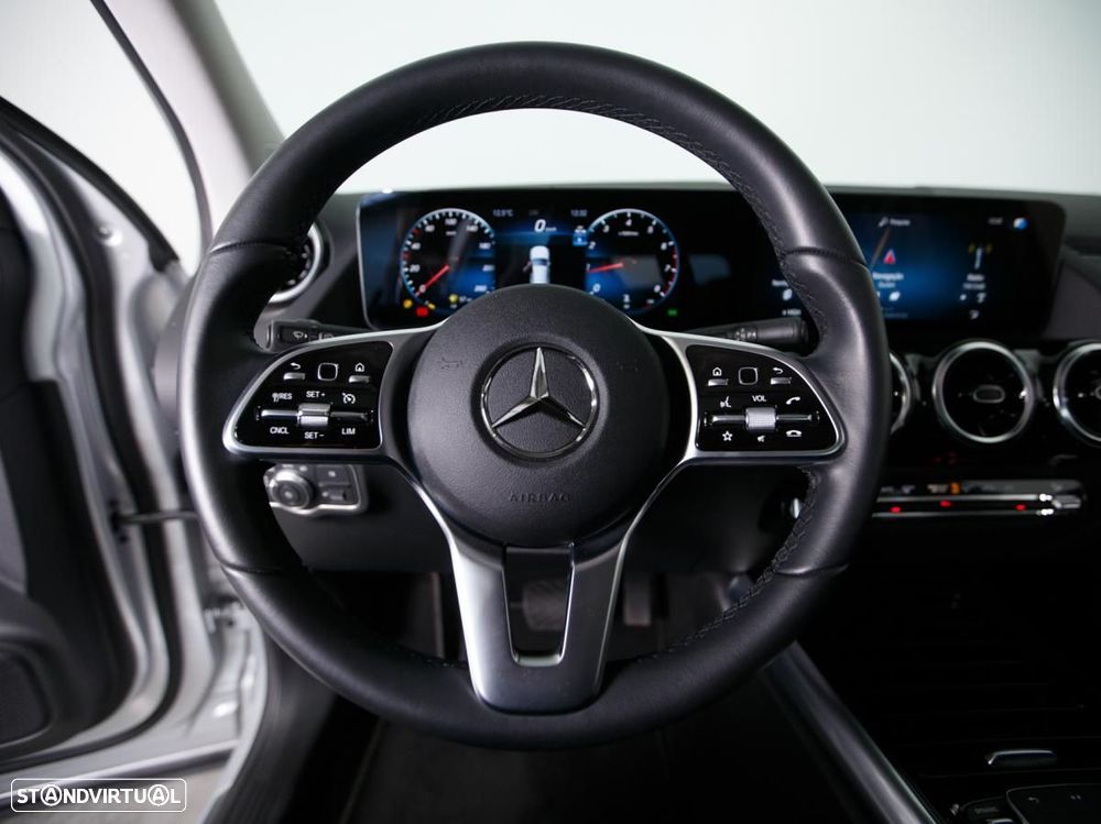 Mercedes-Benz GLA 180 7G-DCT Progressive - 13