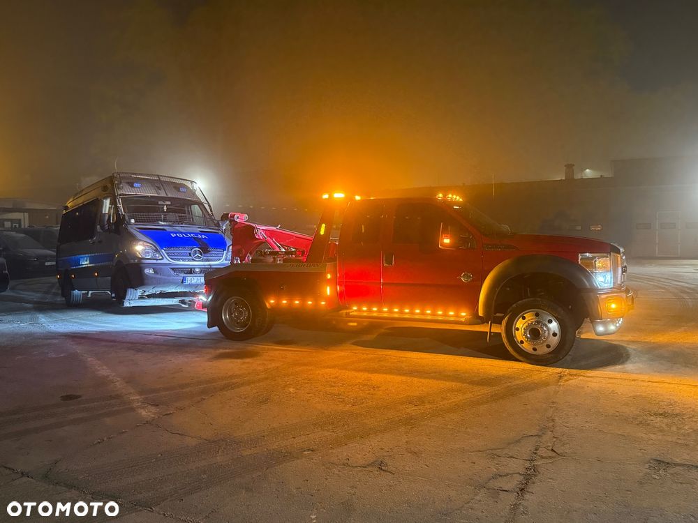 Ford F550 - 34