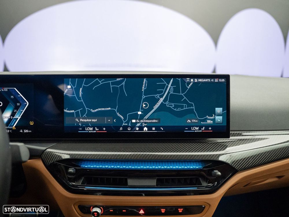 BMW i4 - 32
