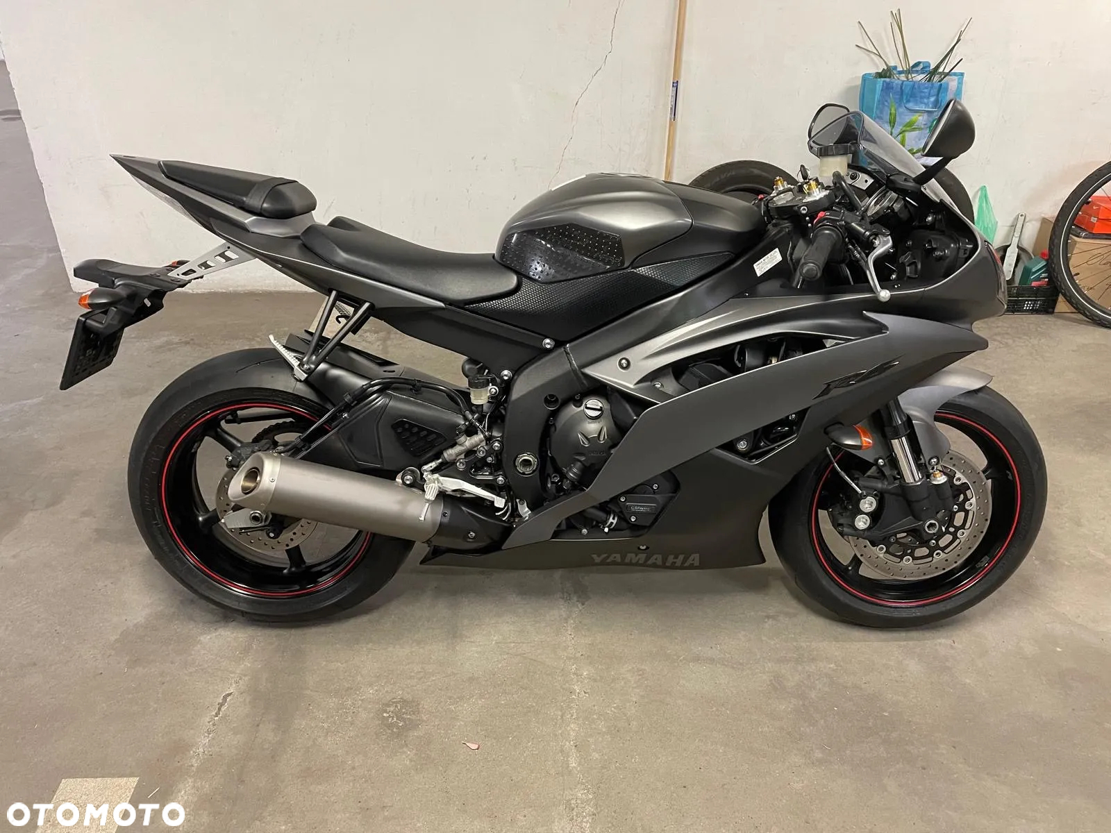 Yamaha R6 - 3