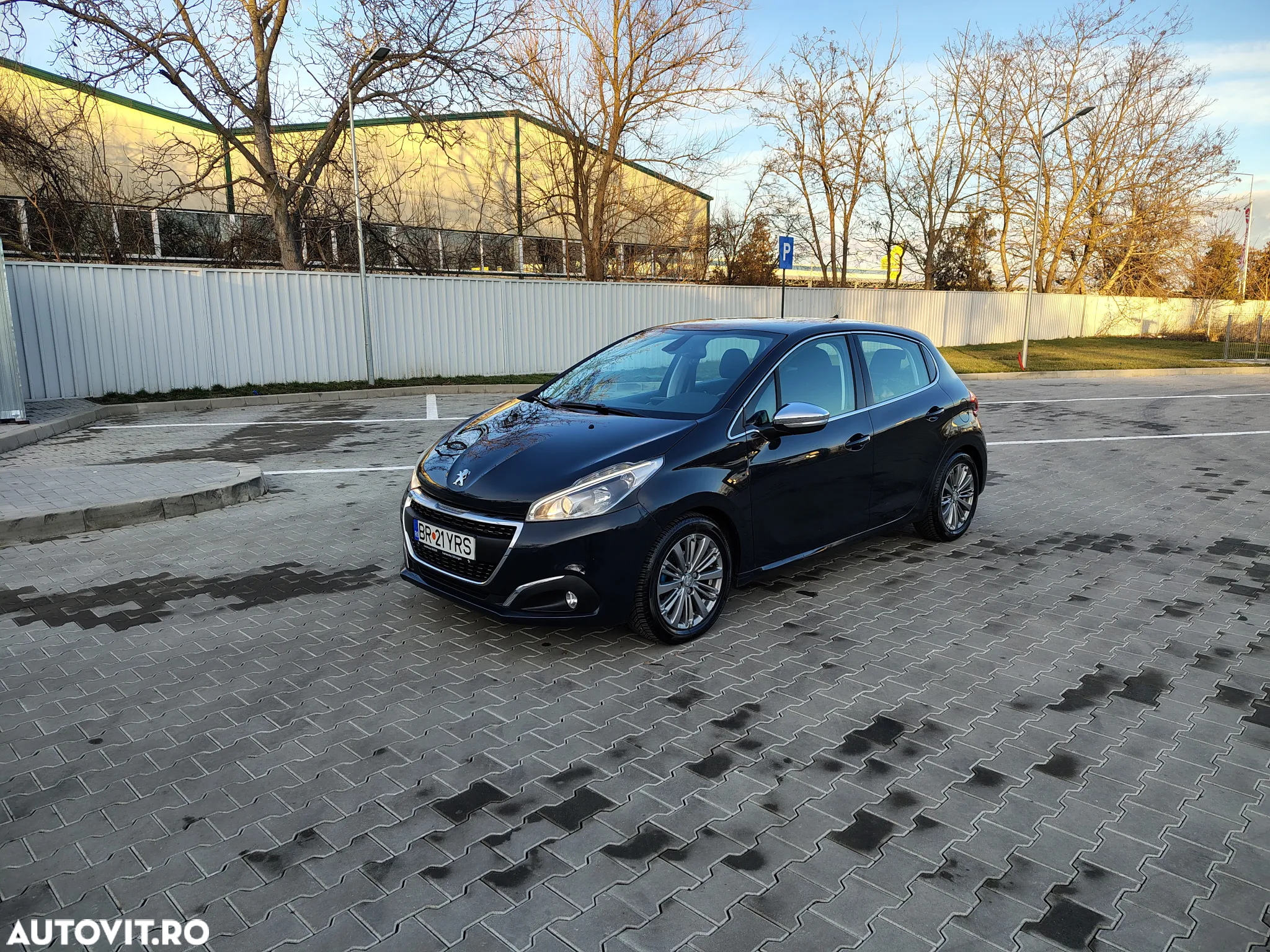 Peugeot 208 1.2 L PureTech Turbo Allure Aut. - 20