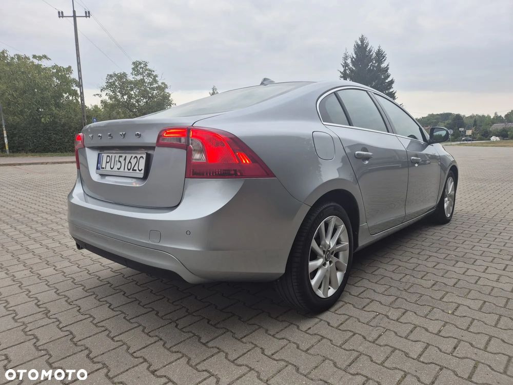 Volvo S60 D2 Momentum - 3
