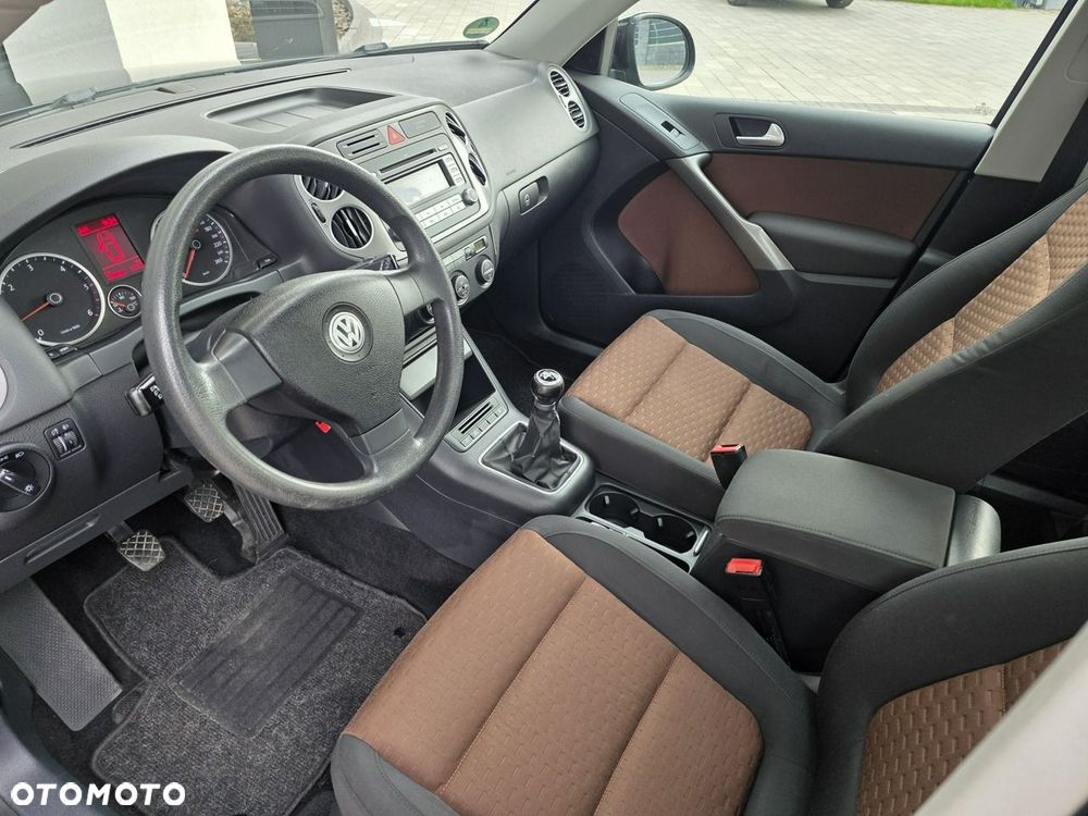 Volkswagen Tiguan - 11