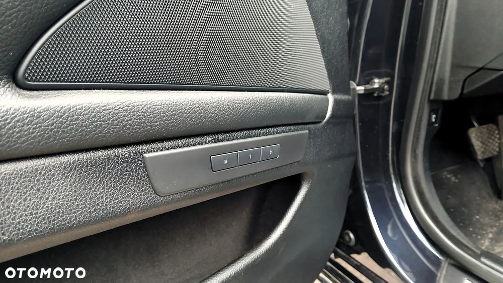 BMW Seria 5 528i Sport-Aut - 16