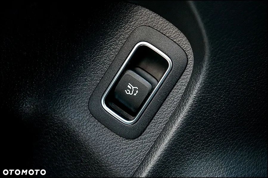 Mercedes-Benz CLA - 25