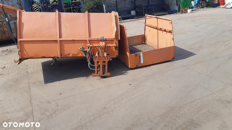 ZABUDOWA ŚMIECIARKI PRASA - 6