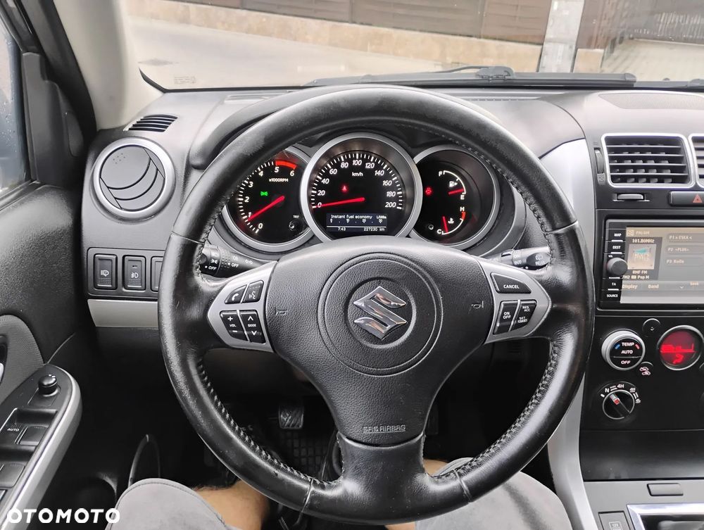 Suzuki Grand Vitara 1.9 DDiS Comfort + DPF Family - 14
