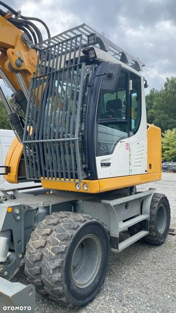 Liebherr A 913 Compact - 4