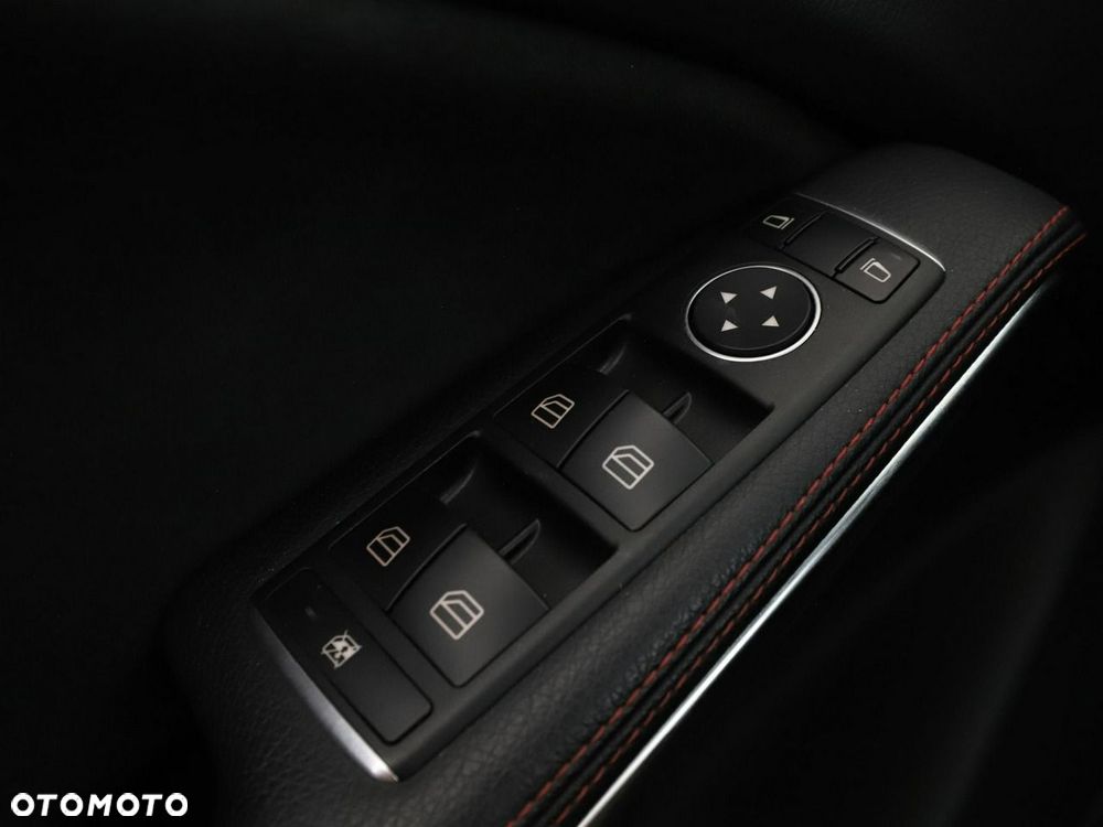 Mercedes-Benz CLA 180 7G-DCT AMG Line - 36