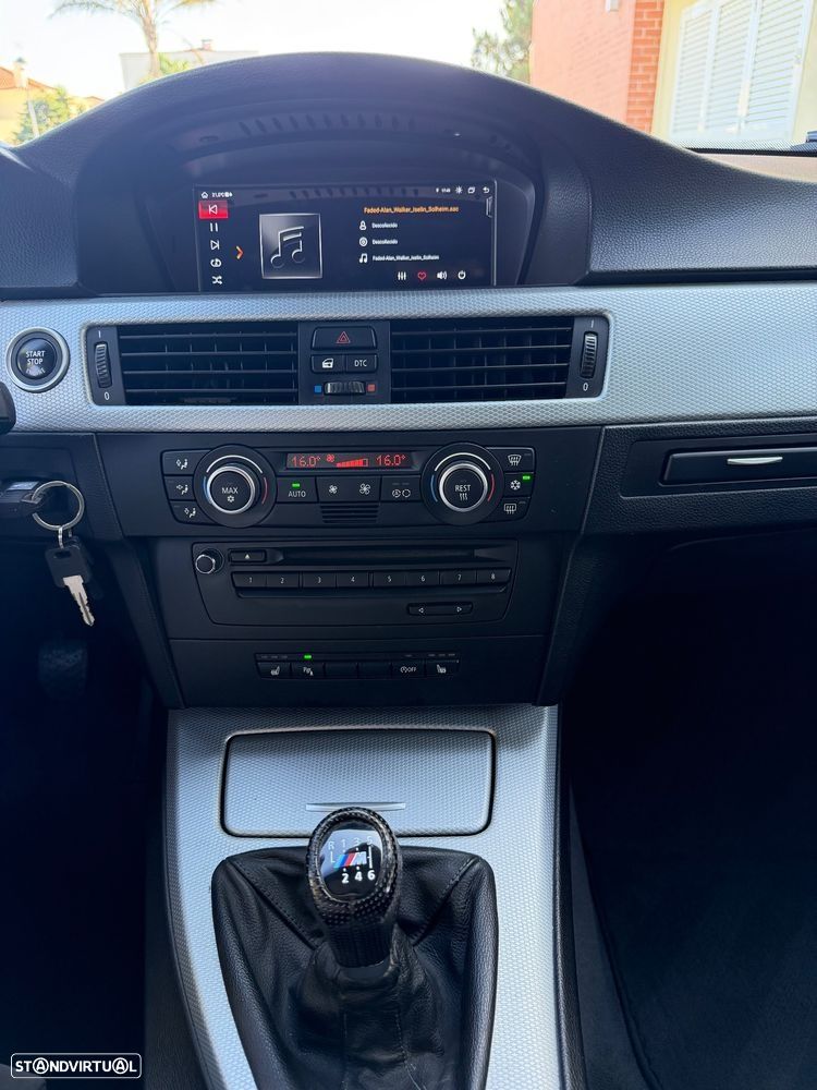 BMW 318 d Navigation Sport - 16
