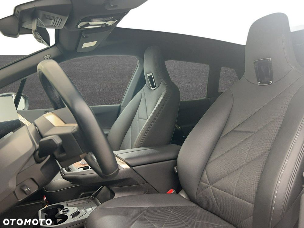 BMW iX xDrive40 - 16