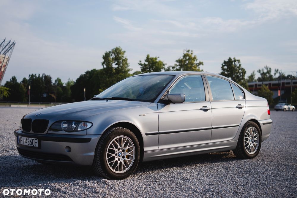BMW Seria 3 318i - 1