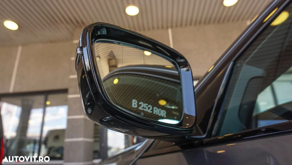 BMW Seria 5 530i xDrive AT - 38