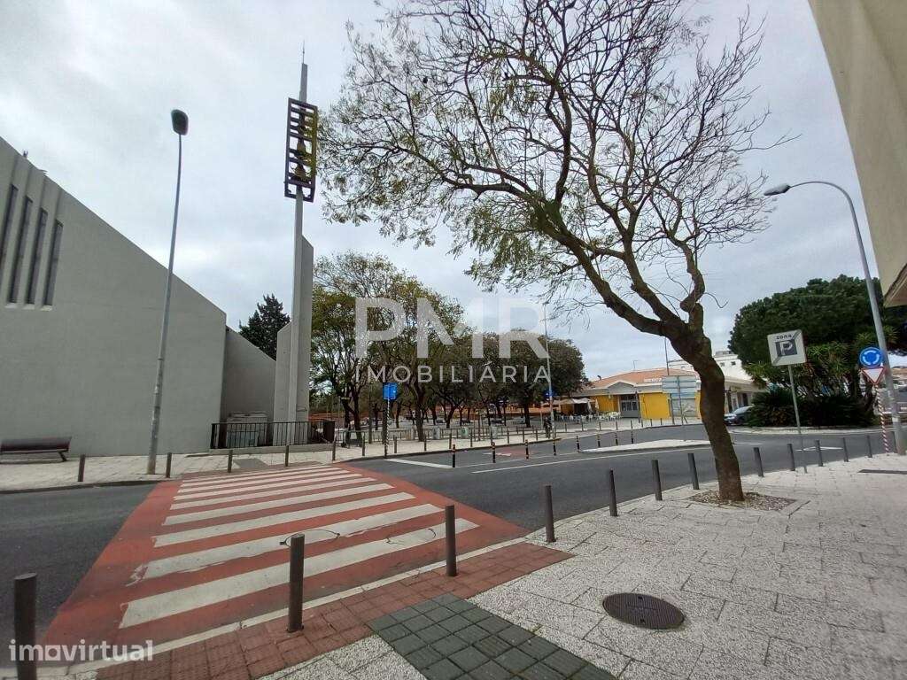 Trespasse de Estabelecimento Comercial em Queijas - Grande imagem: 3/7