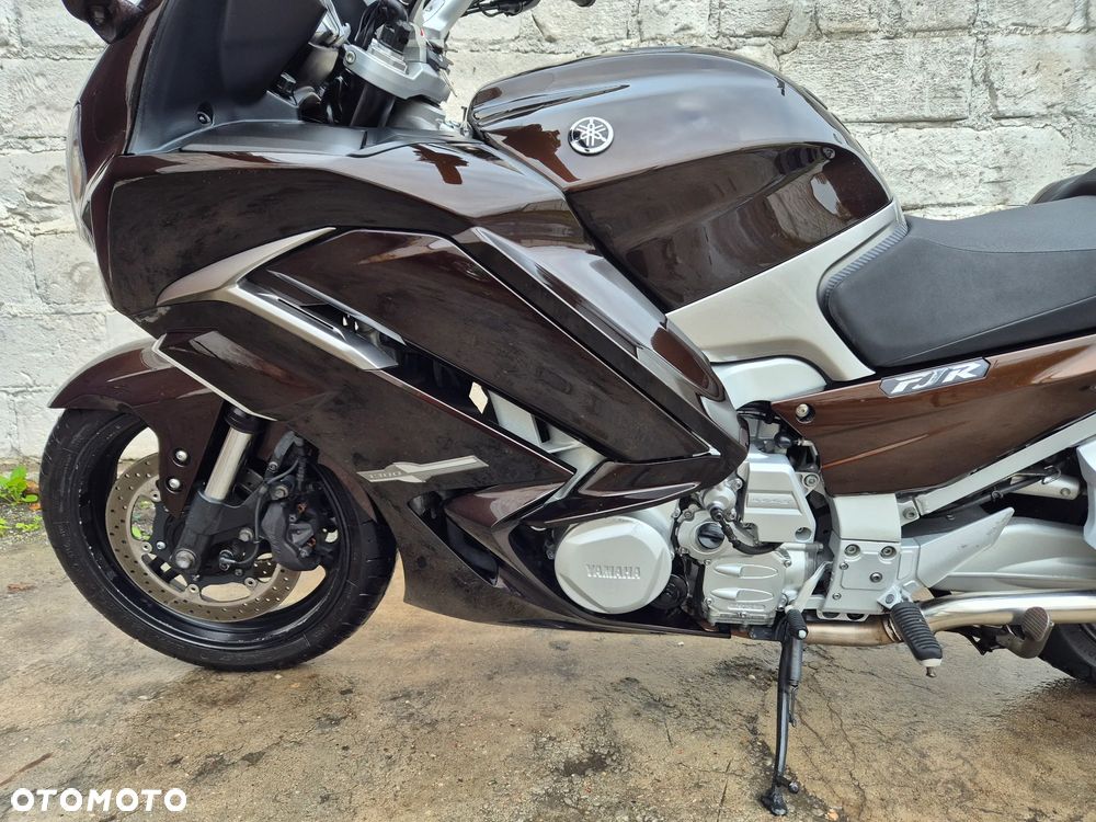 Yamaha FJR - 23