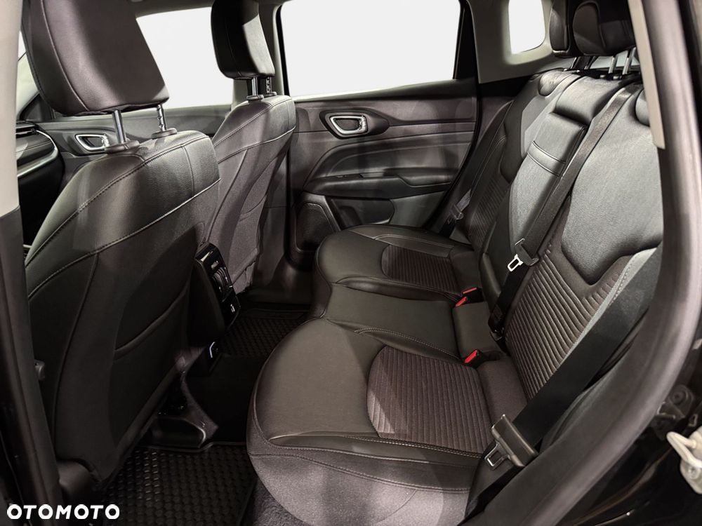 Jeep Compass - 30