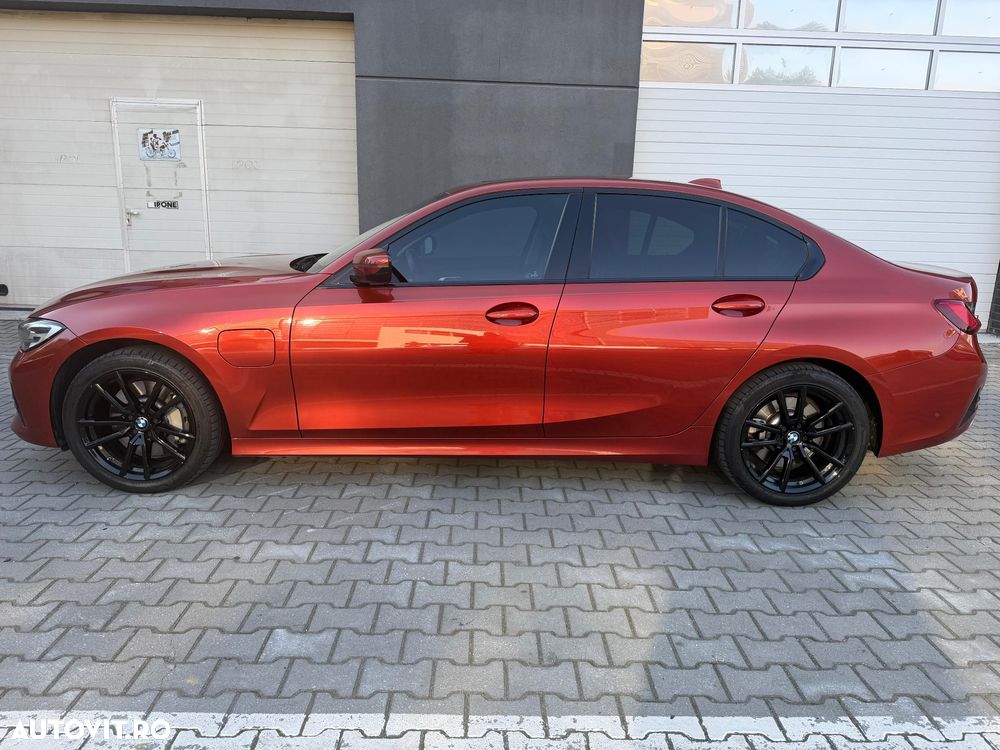 BMW Seria 3 330e Aut. Sport Line - 2
