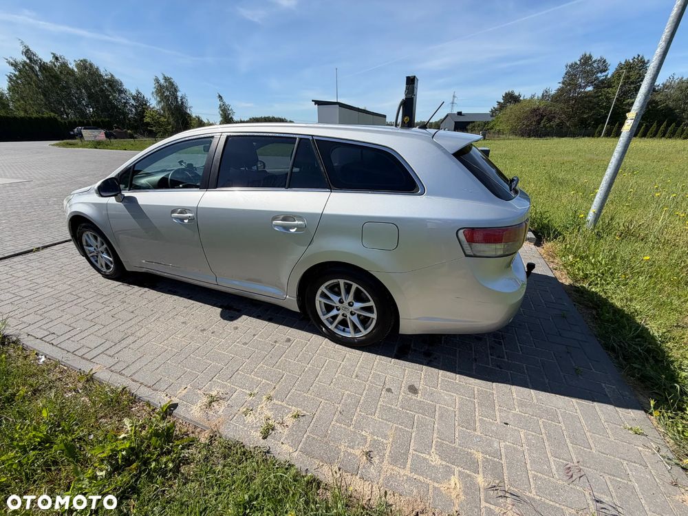 Toyota Avensis 1.8 Sol plus NAVI - 2