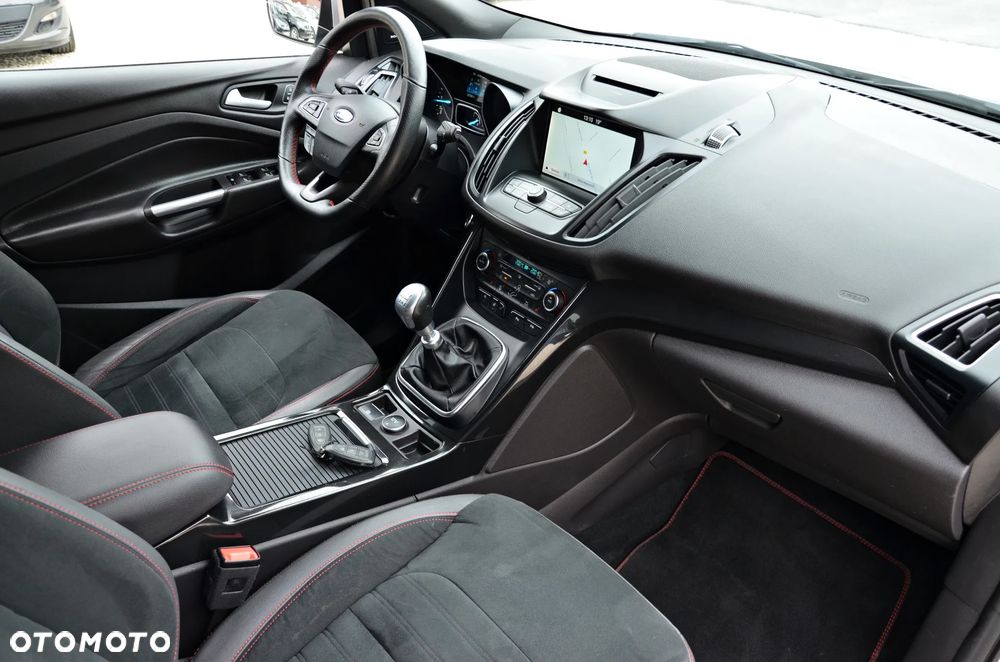 Ford Kuga - 37