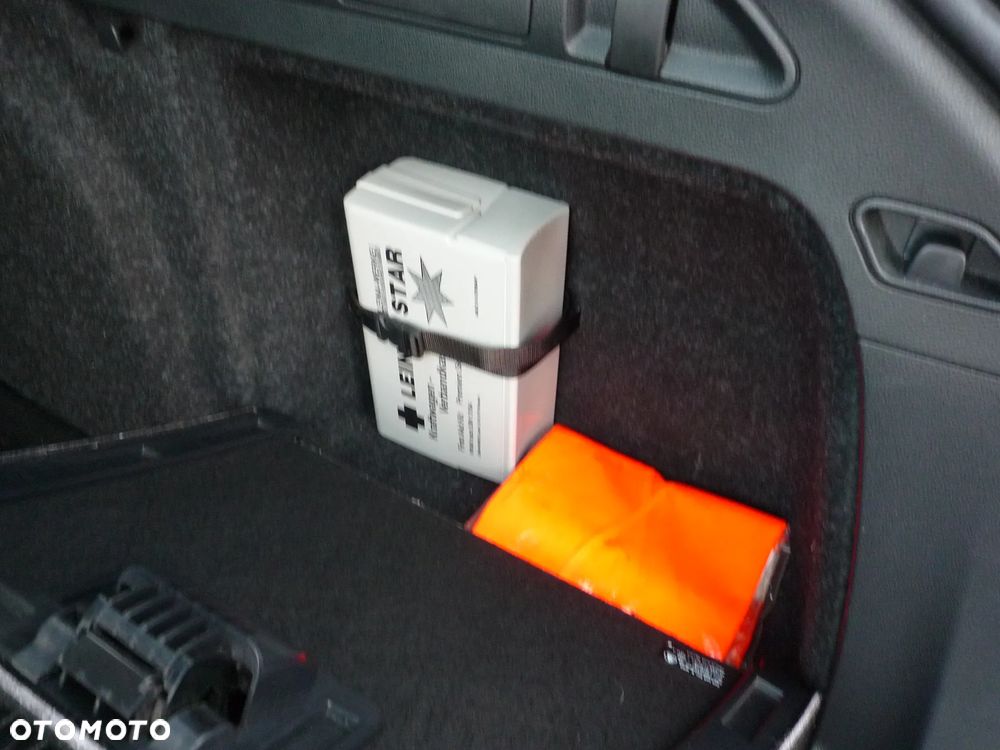 Skoda Superb Combi 2.0 TDI DSG Style - 37