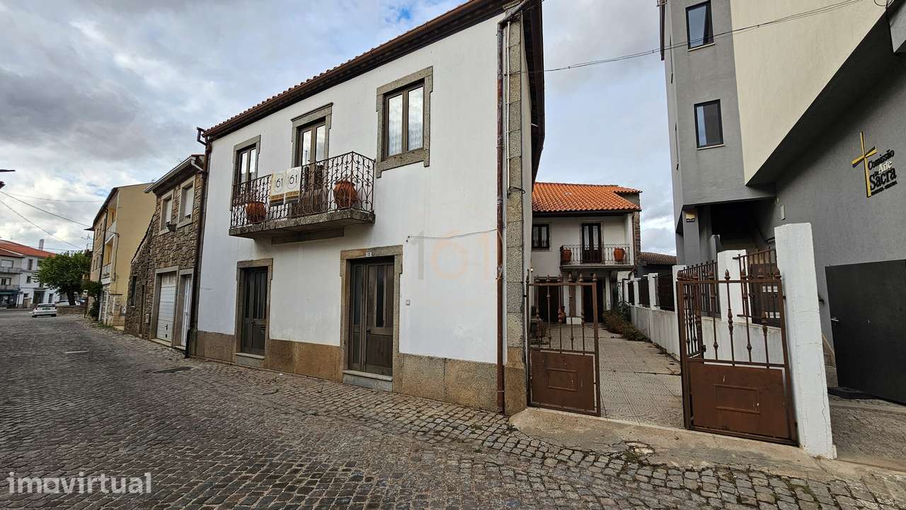 Simpática casa em Sendim - Miranda do Douro - Grande imagem: 3/39