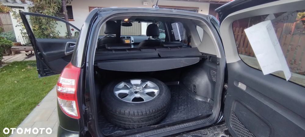 Toyota RAV4 - 8